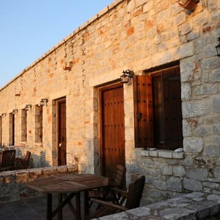 Lalloudes Seaside Accommodation Exo Nimfion Exterior photo