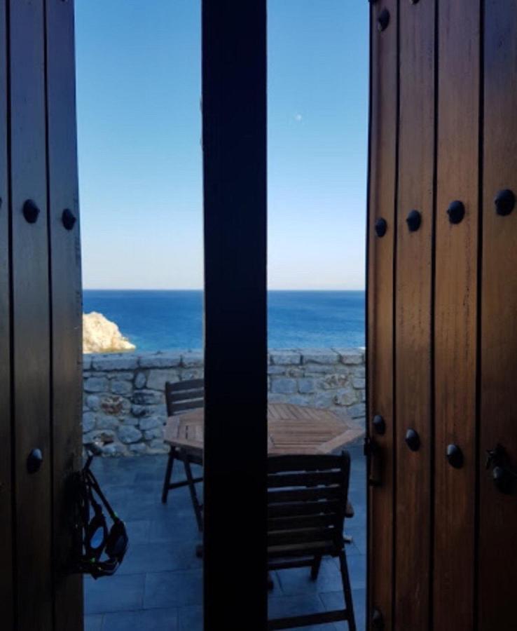 Lalloudes Seaside Accommodation Exo Nimfion Exterior photo