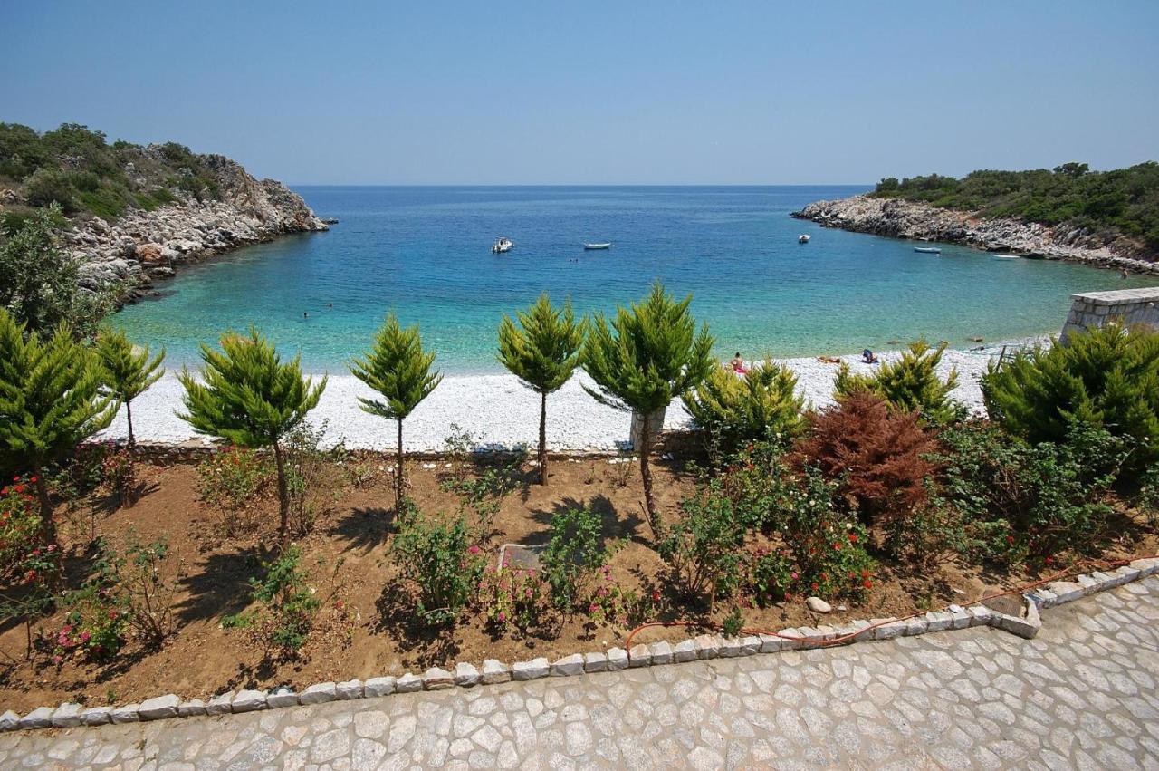 Lalloudes Seaside Accommodation Exo Nimfion Exterior photo