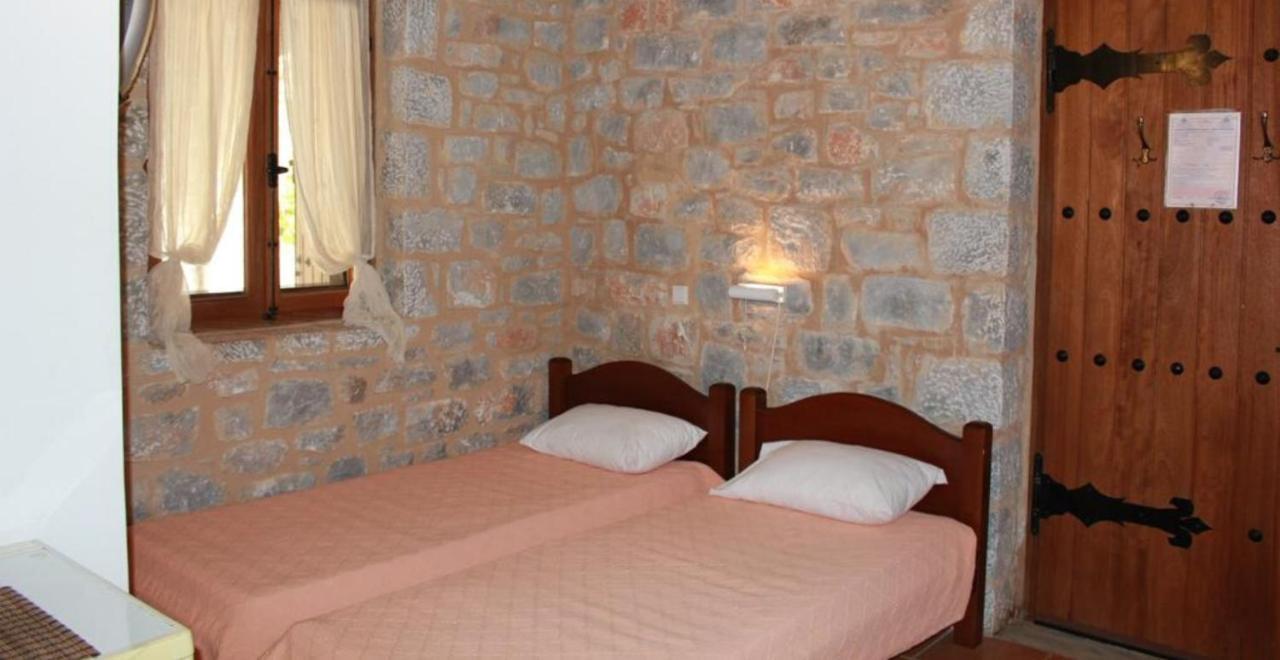 Lalloudes Seaside Accommodation Exo Nimfion Exterior photo